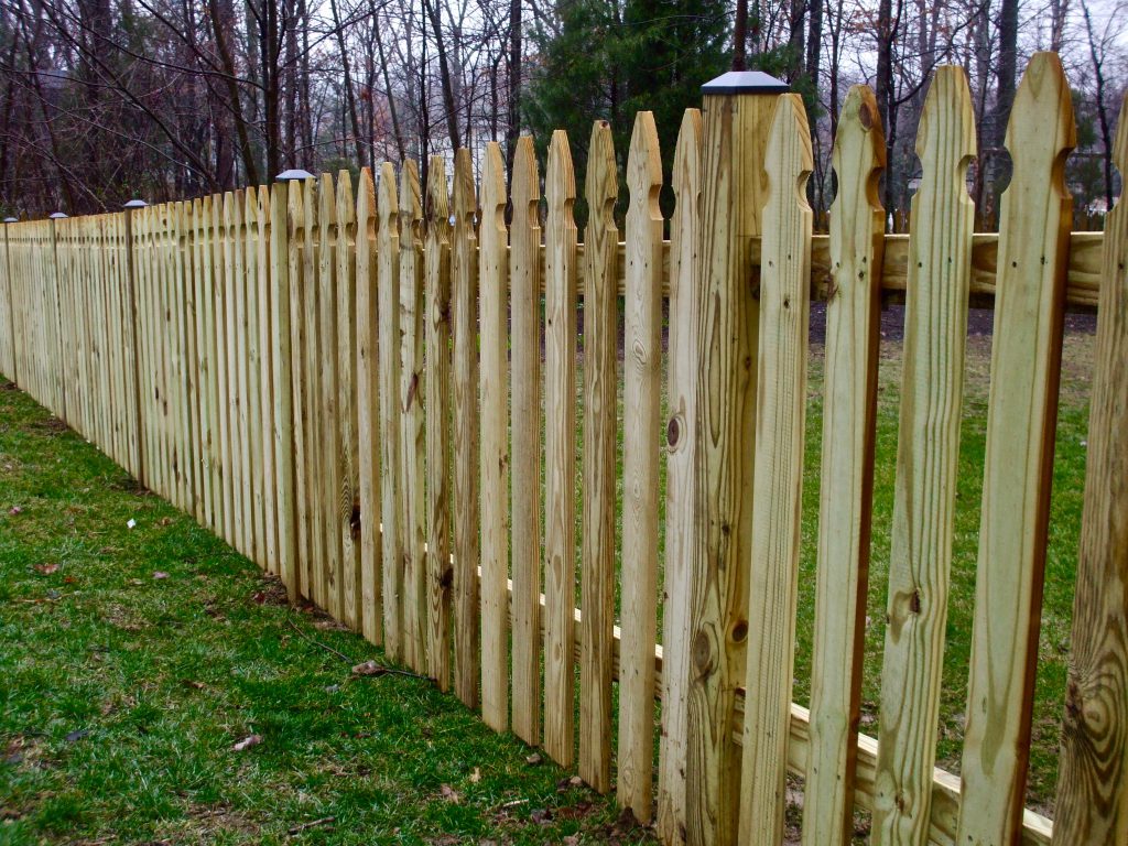 Colonial Gothic Picket Fence