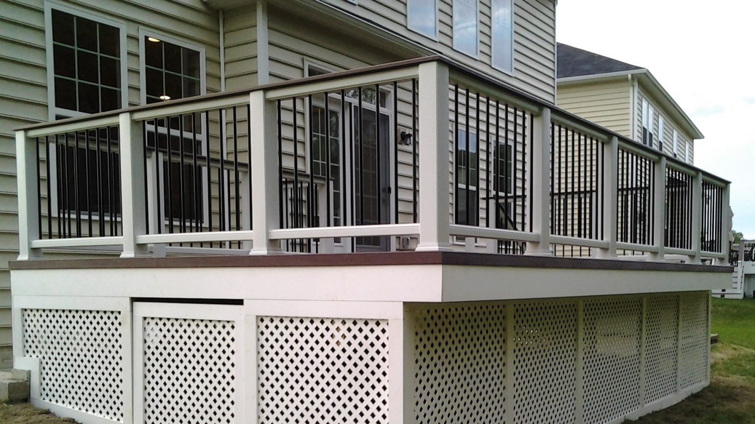 Common Deck Railing Options and Upgrades | Loudoun Deck & Fence